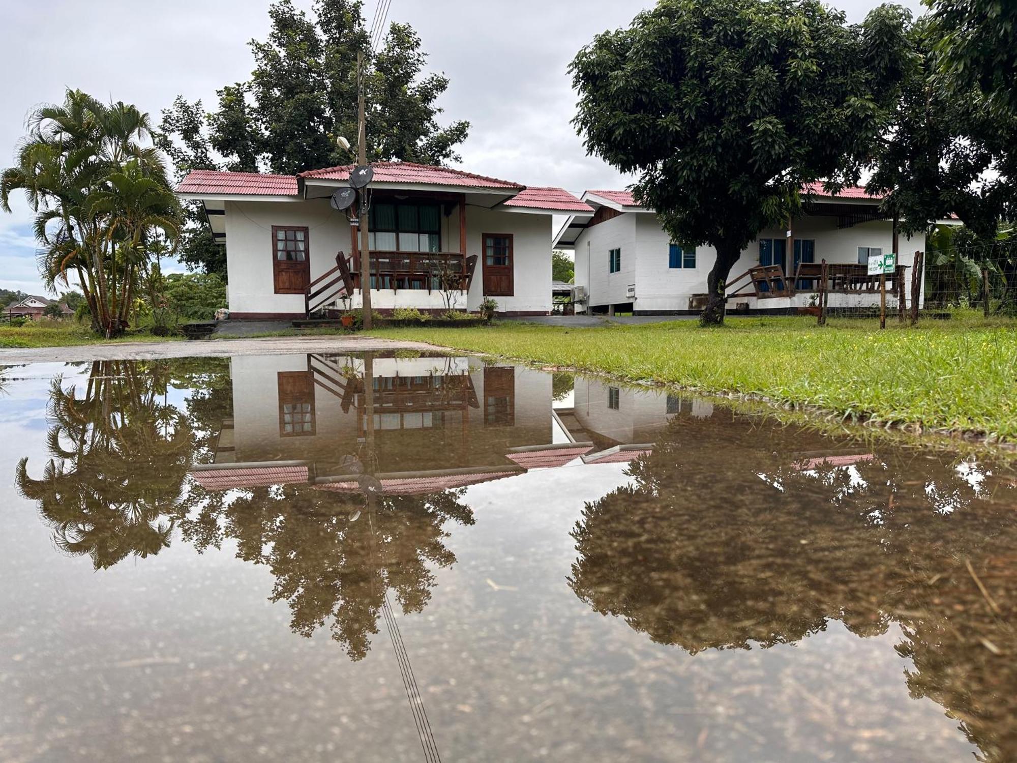 Mae Chaem Hotel And Resort Exteriör bild