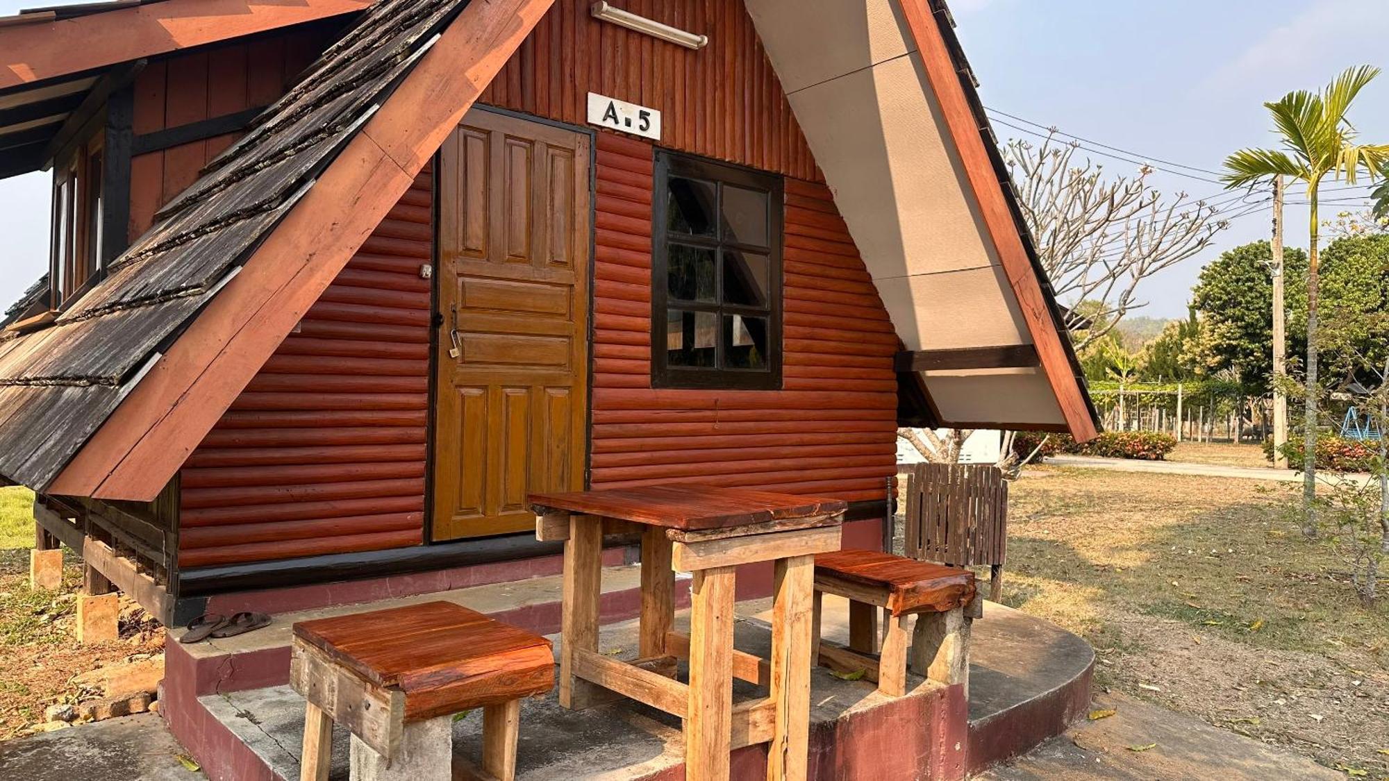 Mae Chaem Hotel And Resort Exteriör bild